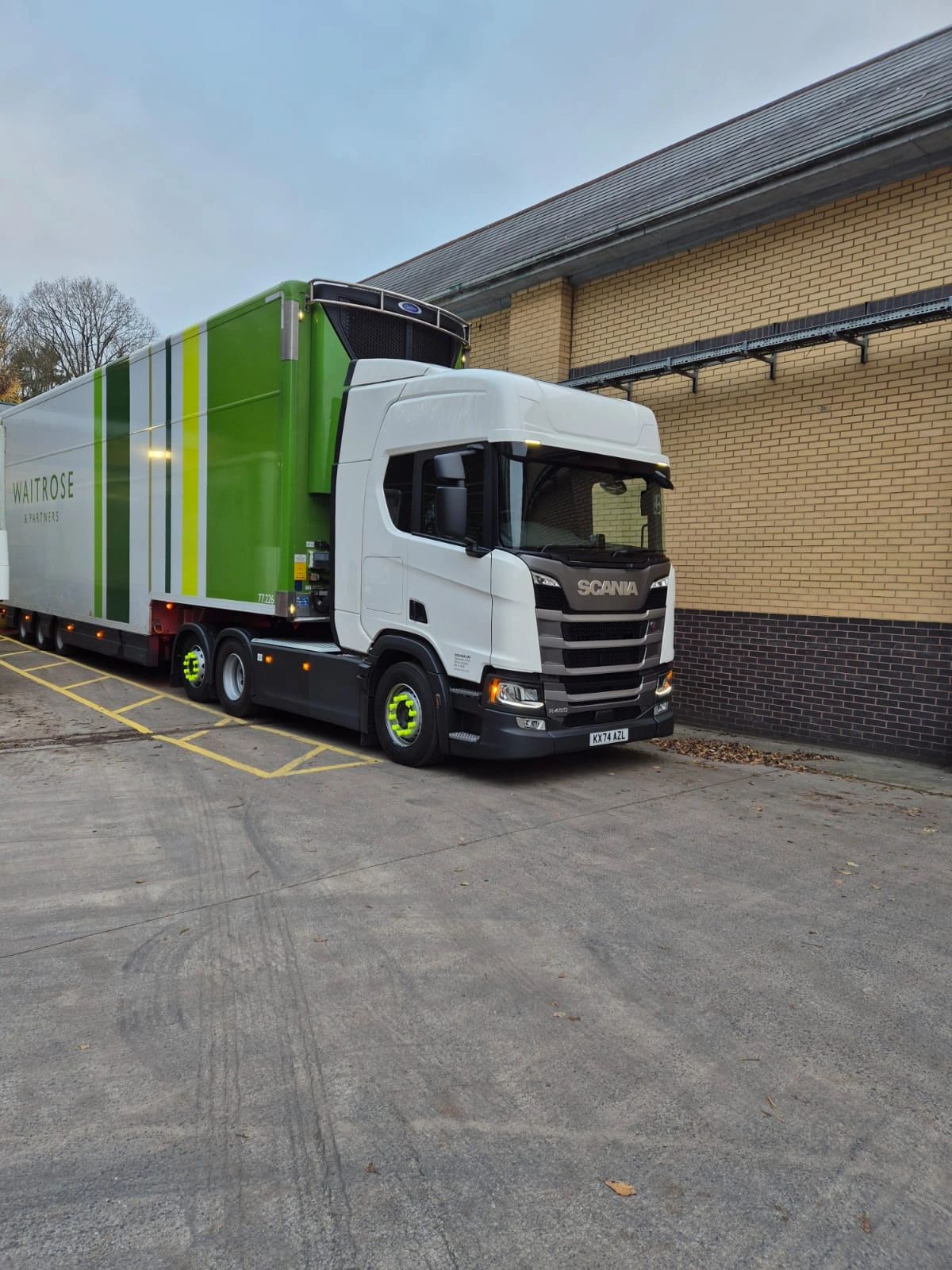 Scania 6×2 Waitrose